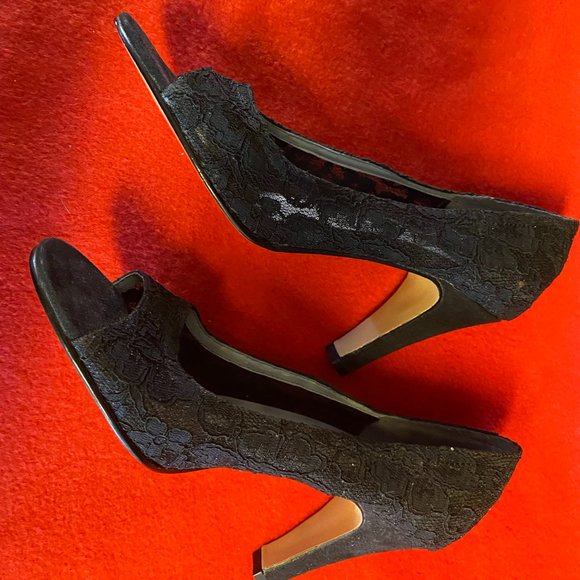 Bisou Bisou Shoes - Bisou Bisou black lace open toe heels